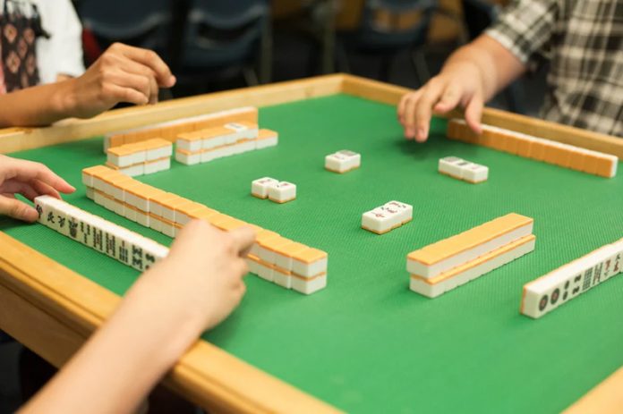 Riichi Mahjong in Japan