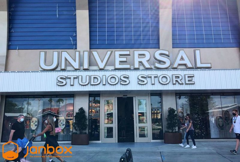 Universal-Studios-Store-la-gi